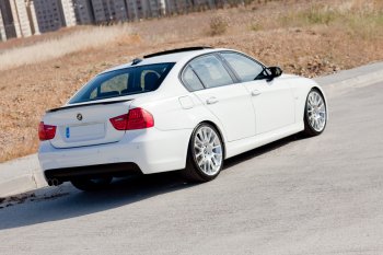 3 399 р. Лип спойлер  3 серия E90 (04-11) АВТОКРАТ  BMW 3 серия  E90 (2004-2008) седан дорестайлинг (Неокрашенный)  с доставкой в г. Набережные‑Челны. Увеличить фотографию 2