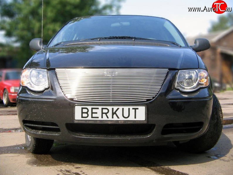 8 399 р. Декоративная вставка решетки радиатора (рестайлинг) Berkut Chrysler Voyager RG минивэн дорестайлинг (2000-2004)  с доставкой в г. Набережные‑Челны