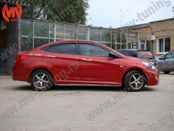 Пороги накладки ZEUS Hyundai Solaris RBr хэтчбэк дорестайлинг (2010-2014)