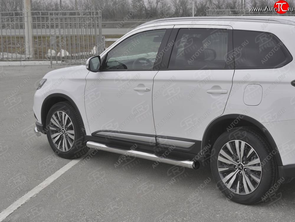 24 999 р. Защита порогов (Ø76 мм с проступью, нержавейка) SLITKOFF  Mitsubishi Outlander  GF (2018-2022) 3-ий рестайлинг (С пластиковыми заглушками на торцах)  с доставкой в г. Набережные‑Челны