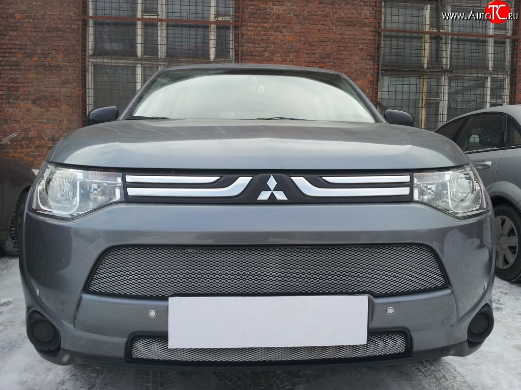 3 149 р. Сетка на бампер Russtal (хром) Mitsubishi Outlander GF дорестайлинг (2012-2014)  с доставкой в г. Набережные‑Челны