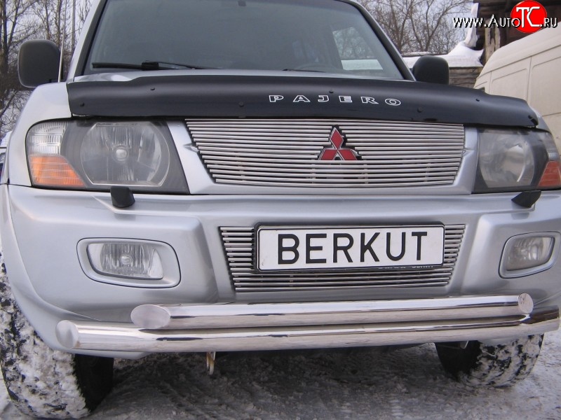 6 999 р. Декоративная вставка решетки радиатора Berkut Mitsubishi Pajero 3 V70 дорестайлинг (1999-2003)  с доставкой в г. Набережные‑Челны