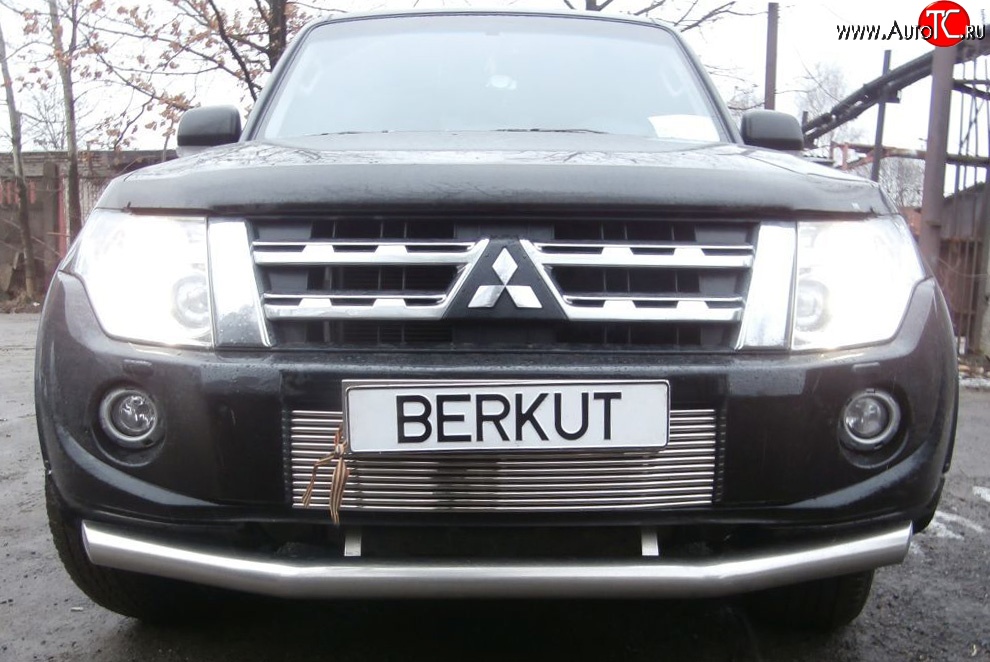 5 699 р. Декоративная вставка воздухозаборника (рестайлинг) Berkut Mitsubishi Pajero 4 V90 дорестайлинг (2006-2011)  с доставкой в г. Набережные‑Челны