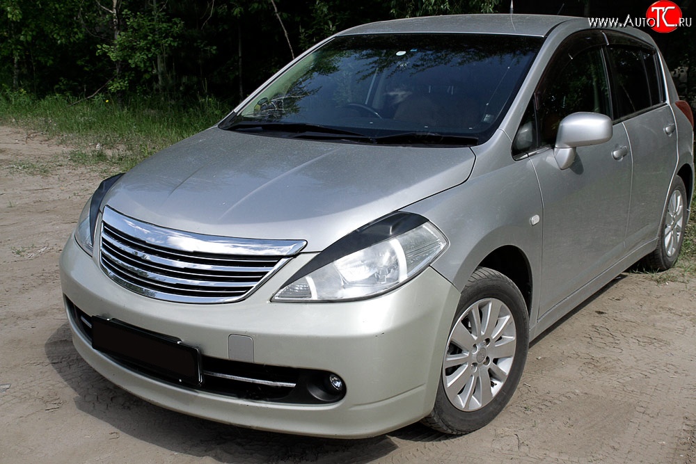 1 099 р. Реснички RA на фары  Nissan Tiida ( 1 хэтчбэк,  1 седан,  1 хэтчбек) (2004-2014) C11 дорестайлинг, Япония, C11 дорестайлинг, C11 рестайлинг, C11 рестайлинг (Неокрашенные)  с доставкой в г. Набережные‑Челны