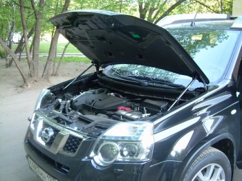 Упоры капота Russtal Nissan X-trail 2 T31 дорестайлинг (2007-2011)