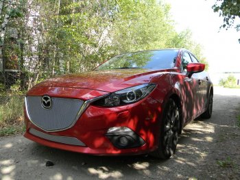 4 599 р. Защитная сетка в бампер (низ, ячейка 4х10 мм) Alfeco Премиум  Mazda 3/Axela  BM (2013-2016) дорестайлинг седан, дорестайлинг, хэтчбэк (Хром)  с доставкой в г. Набережные‑Челны. Увеличить фотографию 2