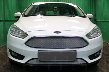 2 899 р. Защитная сетка в бампер (низ, ячейка 3х7 мм) Alfeco Стандарт  Ford Focus  3 (2014-2019) седан рестайлинг, универсал рестайлинг, хэтчбэк рестайлинг (Хром)  с доставкой в г. Набережные‑Челны. Увеличить фотографию 1