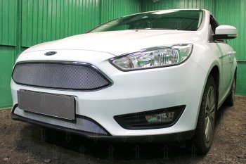 3 499 р. Защитная сетка в бампер (низ, ячейка 3х7 мм) Alfeco Стандарт Ford Focus 3 седан рестайлинг (2014-2019) (Хром)  с доставкой в г. Набережные‑Челны. Увеличить фотографию 3