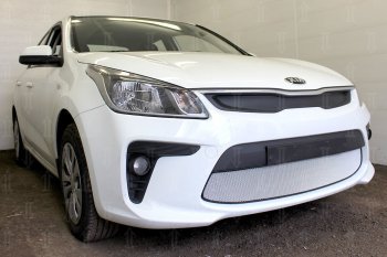 3 299 р. Защитная сетка в бампер (низ, ячейка 3х7 мм) Alfeco Стандарт  KIA Rio  4 FB (2016-2020) дорестайлинг седан (Хром)  с доставкой в г. Набережные‑Челны. Увеличить фотографию 2