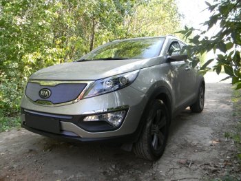 4 299 р. Защитная сетка в бампер (верх, ячейка 3х7 мм) Alfeco Стандарт  KIA Sportage  3 SL (2010-2014) дорестайлинг (Хром)  с доставкой в г. Набережные‑Челны. Увеличить фотографию 2