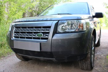 3 199 р. Защитная сетка в бампер (низ, ячейка 3х7 мм) Alfeco Стандарт  Land Rover Freelander  L359 (2006-2010) дорестайлинг (Чёрная)  с доставкой в г. Набережные‑Челны. Увеличить фотографию 3