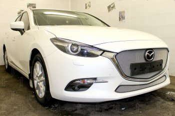 2 899 р. Защитная сетка в бампер (низ, ячейка 3х7 мм) Alfeco Стандарт  Mazda 3/Axela  BM (2016-2019) рестайлинг седан, рестайлинг, хэтчбэк (Хром)  с доставкой в г. Набережные‑Челны. Увеличить фотографию 3