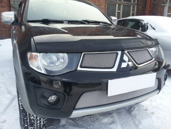 3 279 р. Защитная сетка в бампер (низ, ячейка 3х7 мм) Alfeco Стандарт Mitsubishi Pajero Sport PB дорестайлинг (2008-2013) (Хром)  с доставкой в г. Набережные‑Челны. Увеличить фотографию 3