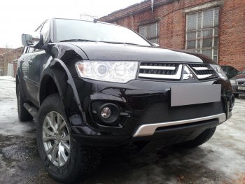 4 099 р. Защитная сетка в бампер (низ, ячейка 3х7 мм) Alfeco Стандарт Mitsubishi L200 4  рестайлинг (2013-2016) (Чёрная)  с доставкой в г. Набережные‑Челны. Увеличить фотографию 2