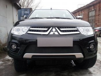 Защитная сетка в бампер (низ, ячейка 3х7 мм) Alfeco Стандарт Mitsubishi L200 4  рестайлинг (2013-2016) ()