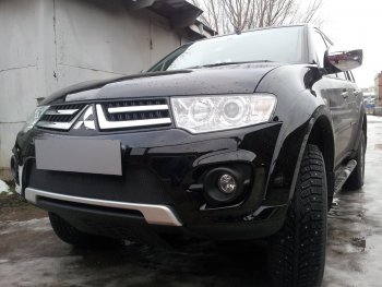 4 099 р. Защитная сетка в бампер (низ, ячейка 3х7 мм) Alfeco Стандарт Mitsubishi L200 4  рестайлинг (2013-2016) (Чёрная)  с доставкой в г. Набережные‑Челны. Увеличить фотографию 3