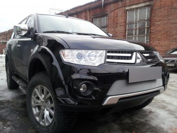 4 299 р. Защитная сетка в бампер (низ, ячейка 3х7 мм) Alfeco Стандарт Mitsubishi L200 4  рестайлинг (2013-2016) (Хром)  с доставкой в г. Набережные‑Челны. Увеличить фотографию 3