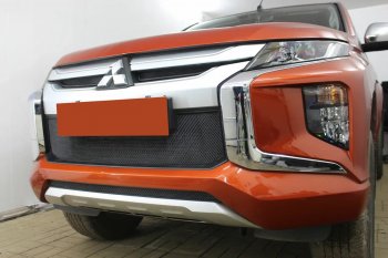 2 559 р. Защитная сетка в бампер (низ, ячейка 3х7 мм) Alfeco Стандарт Mitsubishi L200 5 KK,KL рестайлинг (2018-2022) (Чёрная)  с доставкой в г. Набережные‑Челны. Увеличить фотографию 3