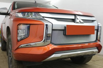 2 689 р. Защитная сетка в бампер (низ, ячейка 3х7 мм) Alfeco Стандарт Mitsubishi L200 5 KK,KL рестайлинг (2018-2022) (Хром)  с доставкой в г. Набережные‑Челны. Увеличить фотографию 3