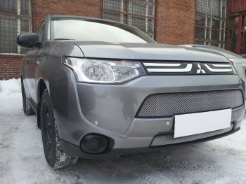 7 899 р. Защитная сетка в бампер (2 части, ячейка 3х7 мм) Alfeco Стандарт Mitsubishi Outlander GF дорестайлинг (2012-2014) (Хром)  с доставкой в г. Набережные‑Челны. Увеличить фотографию 4