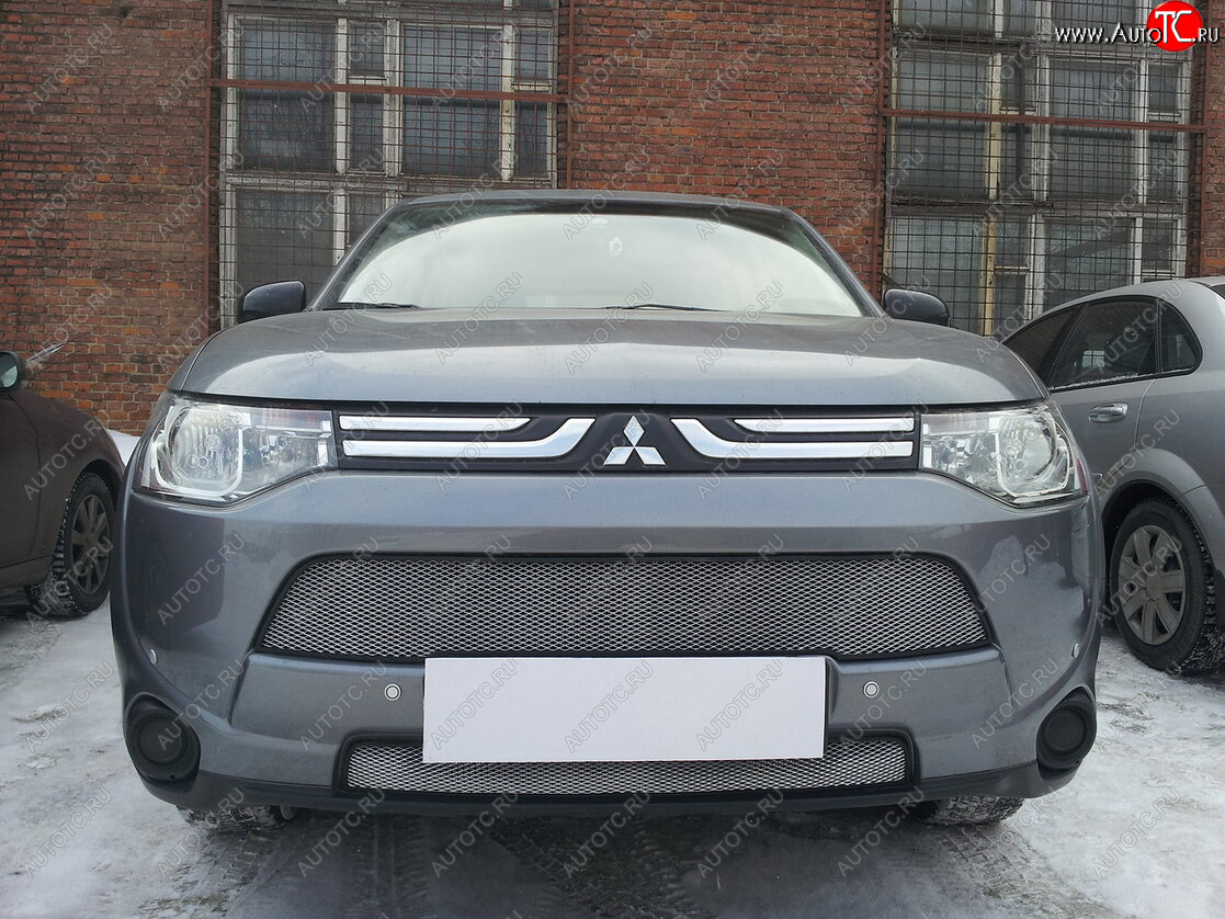 7 899 р. Защитная сетка в бампер (2 части, ячейка 3х7 мм) Alfeco Стандарт Mitsubishi Outlander GF дорестайлинг (2012-2014) (Хром)  с доставкой в г. Набережные‑Челны