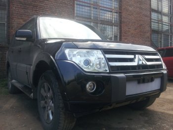 3 279 р. Защитная сетка в бампер (низ, ячейка 3х7 мм) Стрелка11 Стандарт Mitsubishi Pajero 4 V90 дорестайлинг (2006-2011) (Хром)  с доставкой в г. Набережные‑Челны. Увеличить фотографию 3