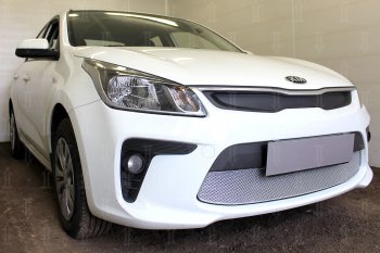 4 949 р. Защитная сетка в бампер (низ, ячейка 4х10 мм) Alfeco Премиум  KIA Rio  4 YB (2017-2020) дорестайлинг, хэтчбэк (Хром)  с доставкой в г. Набережные‑Челны. Увеличить фотографию 2