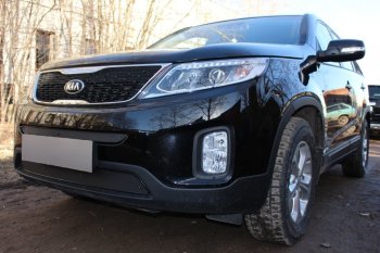 3 989 р. Защитная сетка в бампер (низ, ячейка 4х10 мм) Alfeco Премиум KIA Sorento XM рестайлинг (2012-2015) (Чёрная)  с доставкой в г. Набережные‑Челны. Увеличить фотографию 2