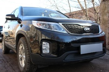 3 989 р. Защитная сетка в бампер (низ, ячейка 4х10 мм) Alfeco Премиум KIA Sorento XM рестайлинг (2012-2015) (Чёрная)  с доставкой в г. Набережные‑Челны. Увеличить фотографию 3