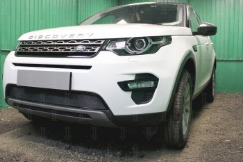 4 499 р. Защитная сетка в бампер (низ, ячейка 4х10 мм) Alfeco Премиум Land Rover Discovery Sport L550 дорестайлинг (2014-2019) (Чёрная)  с доставкой в г. Набережные‑Челны. Увеличить фотографию 2