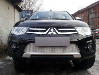 Защитная сетка в бампер (низ, ячейка 4х10 мм) Alfeco Премиум Mitsubishi L200 4  рестайлинг (2013-2016) ()