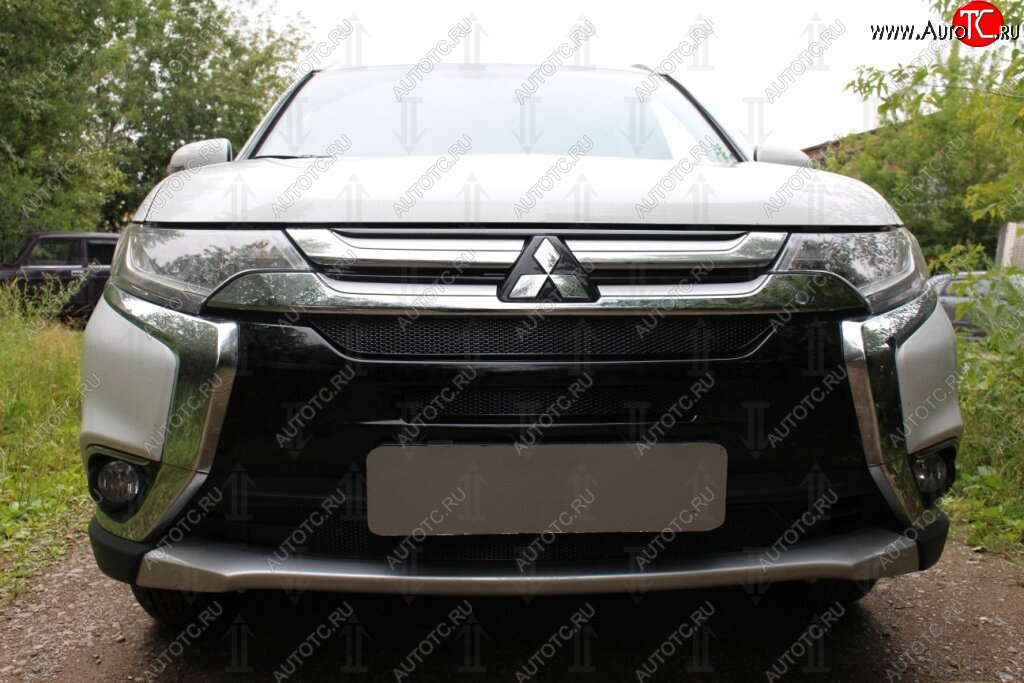 10 399 р. Защитная сетка в бампер (3 части, ячейка 4х10 мм) Alfeco Премиум Mitsubishi Outlander GF 2-ой рестайлинг (2015-2018) (Чёрная)  с доставкой в г. Набережные‑Челны