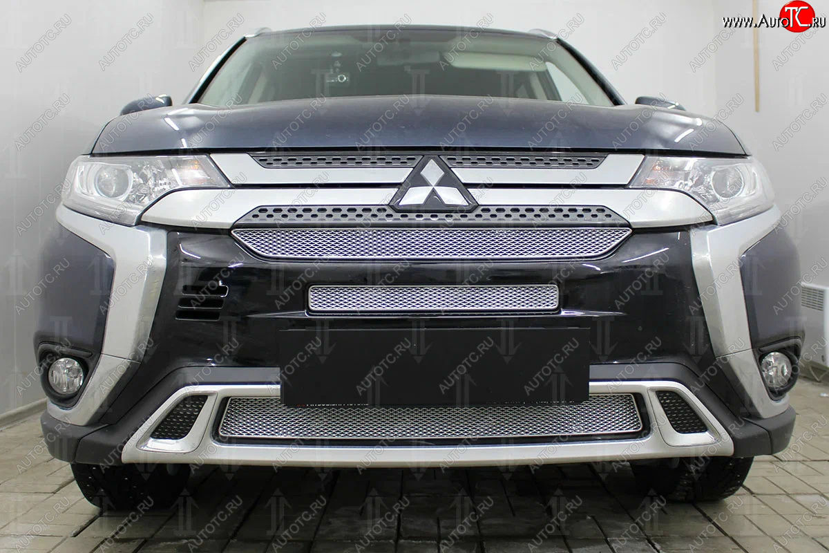 9 749 р. Защитная сетка в бампер (3 части, ячейка 4х10 мм) Alfeco Премиум Mitsubishi Outlander GF 3-ий рестайлинг (2018-2022) (Хром)  с доставкой в г. Набережные‑Челны