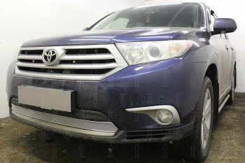 4 749 р. Защитная сетка в бампер (низ, ячейка 4х10 мм) Стрелка11 Премиум Toyota Highlander XU40 рестайлинг (2010-2013) (Хром)  с доставкой в г. Набережные‑Челны. Увеличить фотографию 3