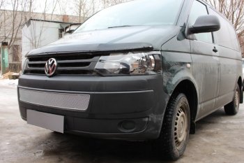 4 299 р. Защитная сетка в бампер (низ, ячейка 4х10 мм) Стрелка11 Премиум Volkswagen Transporter T5 рестайлинг (2009-2015) (Хром)  с доставкой в г. Набережные‑Челны. Увеличить фотографию 3