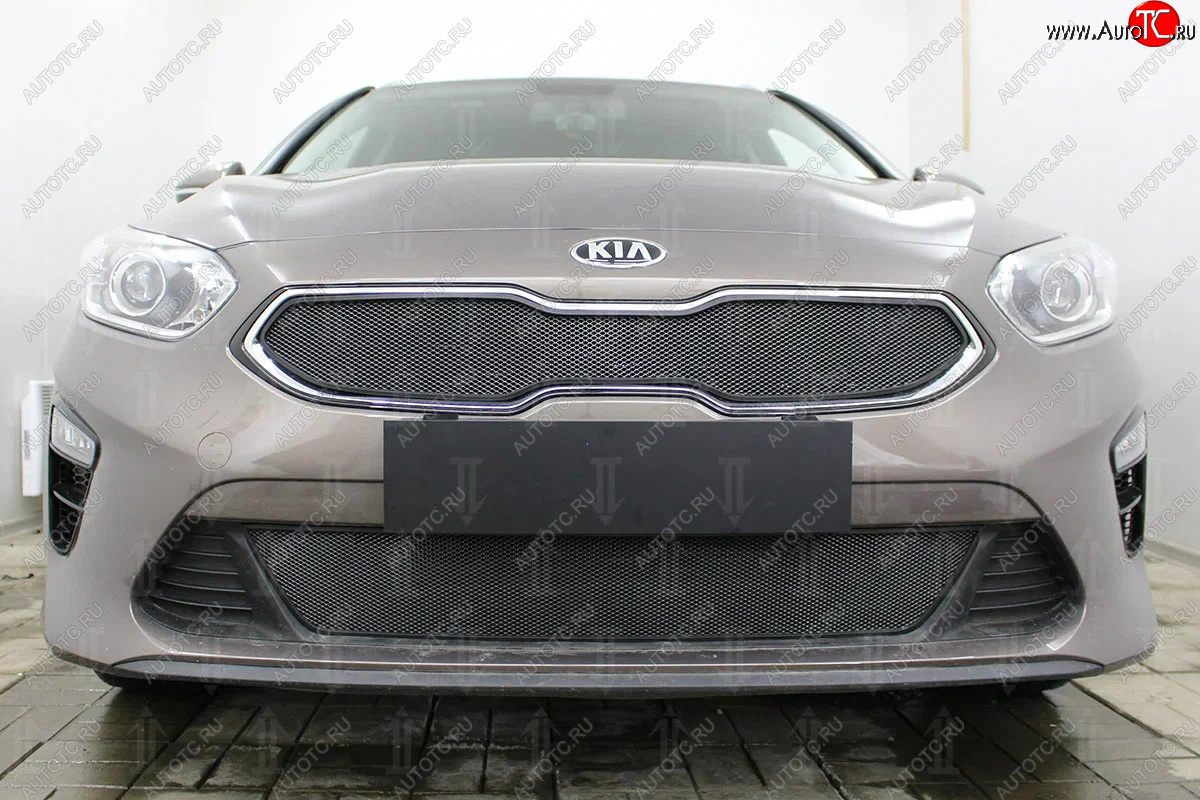 3 099 р. Защитная сетка в бампер (низ, ячейка 3х7 мм) Alfeco Стандарт KIA Ceed 3 CD универсал (2018-2024) (Чёрная)  с доставкой в г. Набережные‑Челны