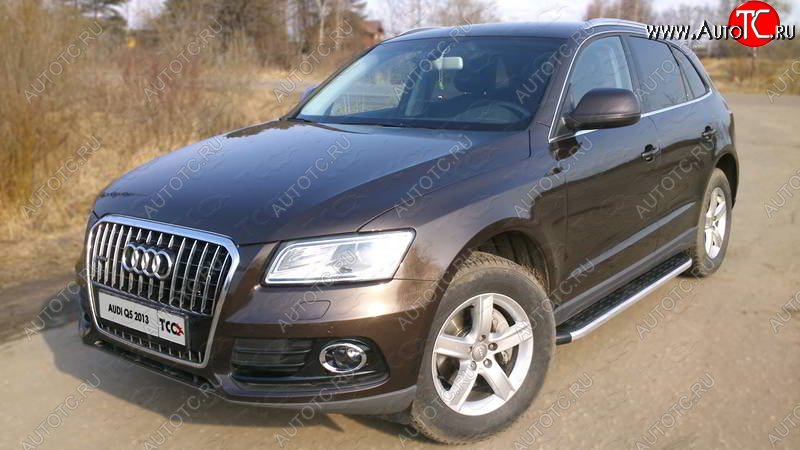 21 999 р. Алюминиевые порожки для ног с пластиковой накладкой TCC Tюнинг  Audi Q5  8R (2008-2017) дорестайлинг, рестайлинг (серый)  с доставкой в г. Набережные‑Челны