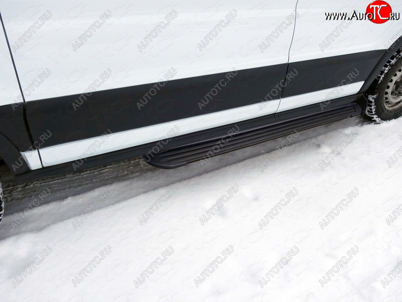 10 649 р. Порог правый алюминиевый Slim Line Black, ТСС Тюнинг  Ford Transit Connect (2013-2018) (Slim Line Black )  с доставкой в г. Набережные‑Челны