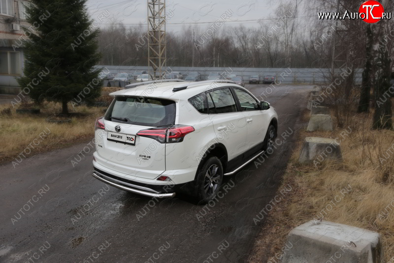 19 999 р. Защита задняя (центральная нержавейка 60,3 мм) ТСС Тюнинг  Toyota RAV4  XA40 (2015-2019) 5 дв. рестайлинг  с доставкой в г. Набережные‑Челны