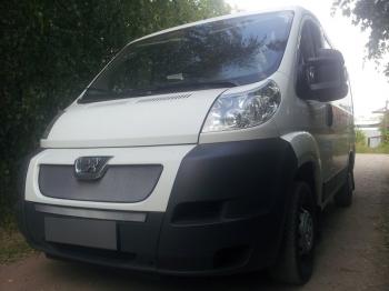 2 799 р. Защита радиатора (середина) Стрелка11 Стандарт  Peugeot Boxer  250 (2006-2014) (хром)  с доставкой в г. Набережные‑Челны. Увеличить фотографию 2