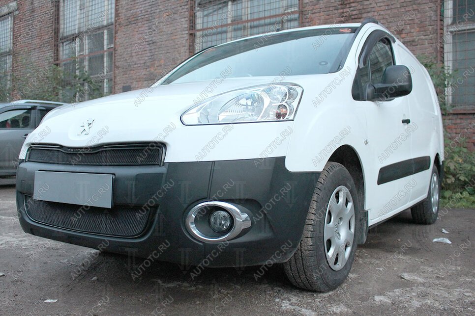 6 749 р. Защита радиатора (2 части) Стрелка11 Стандарт  Peugeot Partner  B9 (2012-2015) 1-ый рестайлинг (черная)  с доставкой в г. Набережные‑Челны