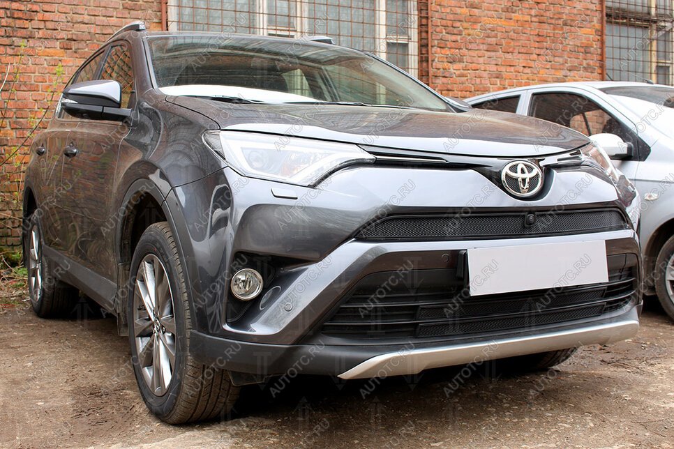 2 799 р. Защита радиатора (верх с камерой) Стрелка11 Стандарт Toyota RAV4 XA40 5 дв. рестайлинг (2015-2019) (черная)  с доставкой в г. Набережные‑Челны