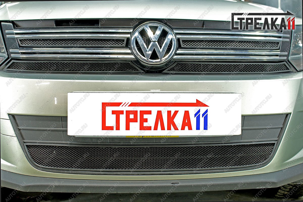 4 749 р. Защита радиатора (верх 4 части) Стрелка11 Стандарт  Volkswagen Tiguan  NF (2011-2017) рестайлинг (черная)  с доставкой в г. Набережные‑Челны