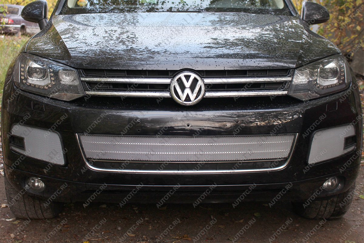 3 199 р. Защита радиатора (низ) Стрелка11 Стандарт  Volkswagen Touareg  NF (2010-2014) дорестайлинг (хром)  с доставкой в г. Набережные‑Челны