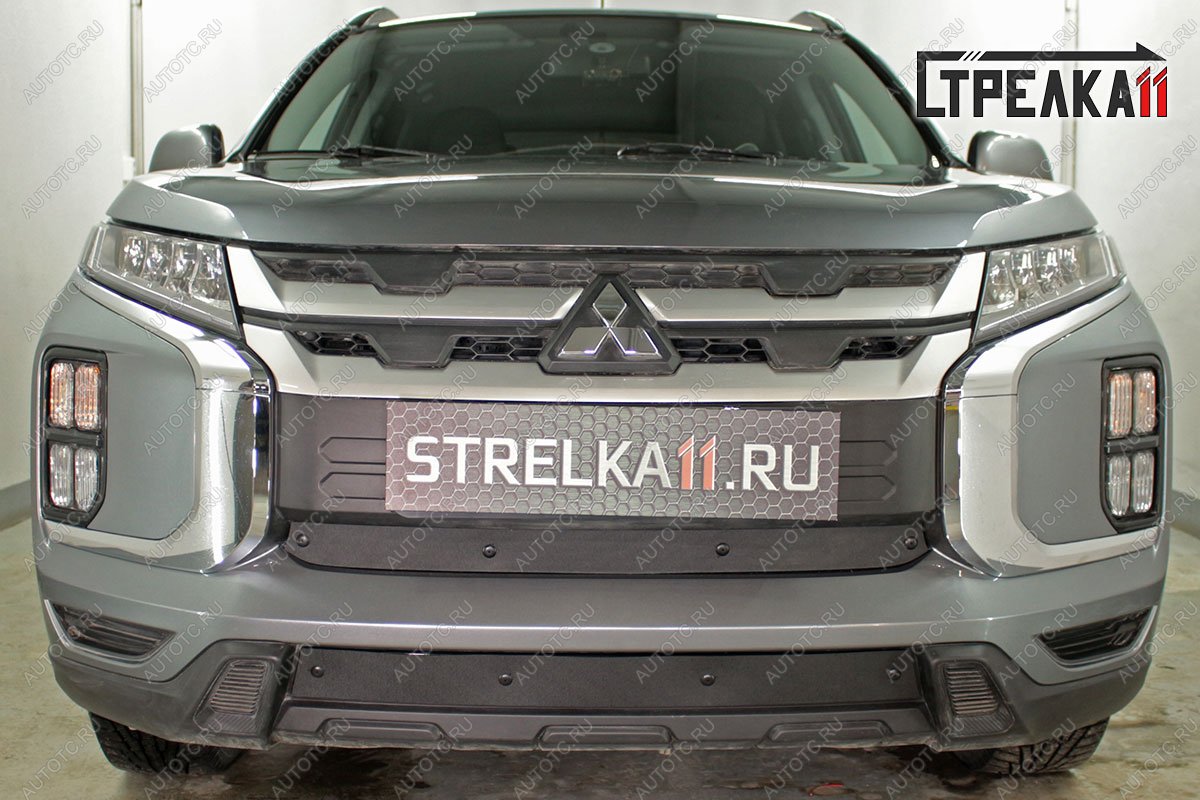 799 р. Зимняя заглушка решетки радиатора (середина) Стрелка11 Mitsubishi ASX 3-ий рестайлинг (2019-2024) (черная)  с доставкой в г. Набережные‑Челны