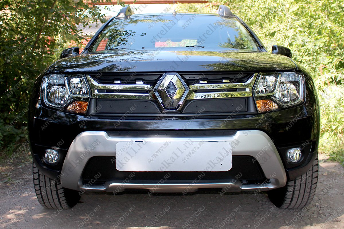 799 р. Зимняя заглушка решетки радиатора (низ) Стрелка11  Renault Duster  HS (2015-2021) рестайлинг (черная)  с доставкой в г. Набережные‑Челны