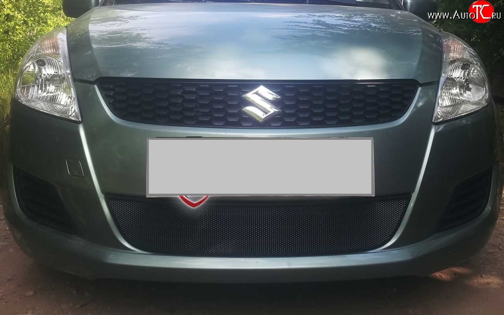 1 469 р. Сетка на бампер Russtal (черная)  Suzuki Swift  ZC72S (2010-2013) дорестайлинг, хэтчбэк 5 дв.  с доставкой в г. Набережные‑Челны