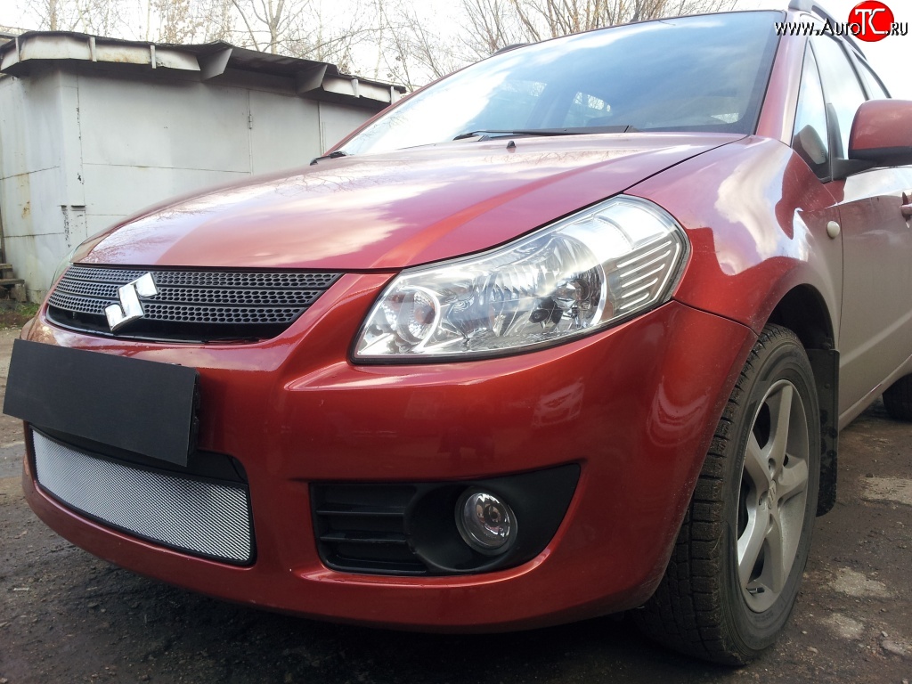 1 539 р. Сетка на бампер (хетчбек) Russtal (хром) Suzuki SX4 GYA,GYB  рестайлинг, хэтчбэк (2010-2016)  с доставкой в г. Набережные‑Челны