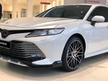 16 899 р. Накладка переднего бампера HEMMES Toyota Camry XV70 дорестайлинг (2017-2021)  с доставкой в г. Набережные‑Челны. Увеличить фотографию 5