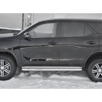 30 799 р. Порожки для ног (труба Ø63) SLITKOFF  Toyota Fortuner  AN160 (2015-2025) дорестайлинг, рестайлинг (лист - алюминий, профиль - сталь)  с доставкой в г. Набережные‑Челны. Увеличить фотографию 2